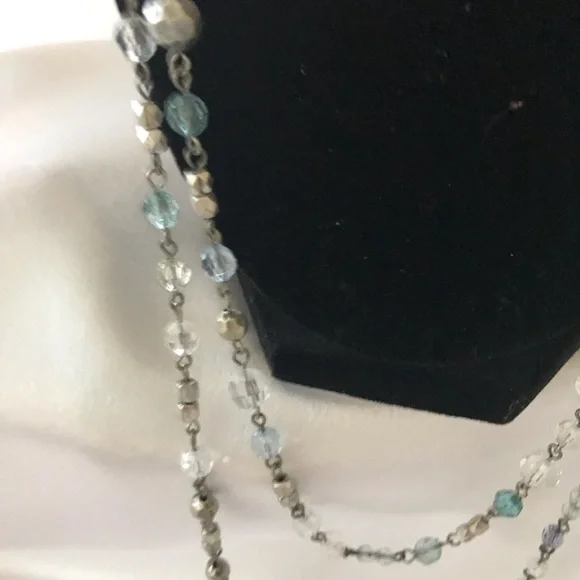 Premier Designs‎ silver chain with crystal beads in shades of blue - Picture 2 of 4